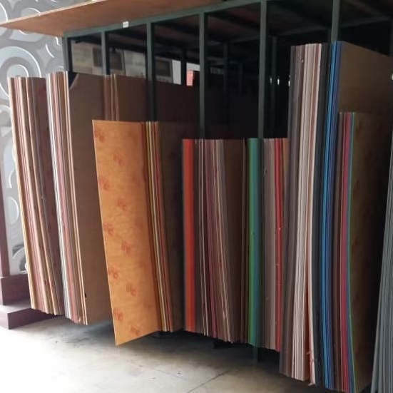 

akrilik lembaran ukuran 122x244cm warna bening, merek marga cipta