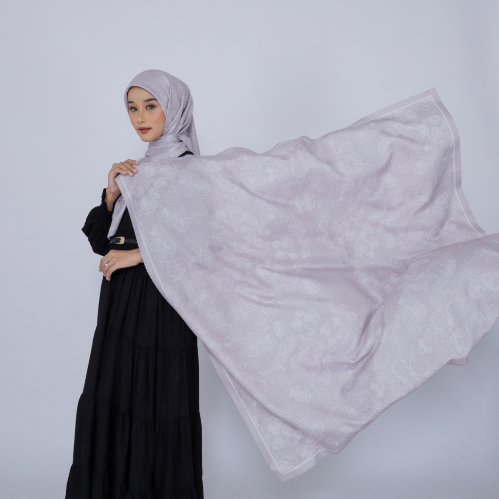 Hijab Motif Segi Empat Premium Xaviah Aila