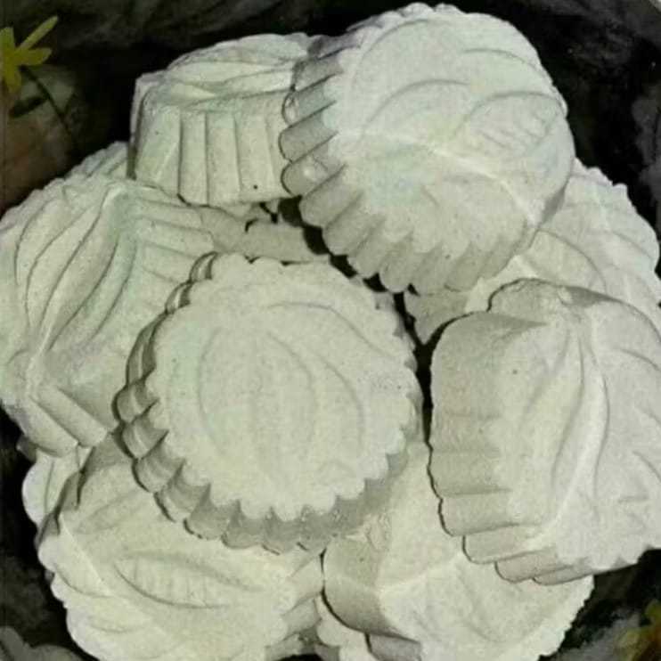 

CEMILAN KUE SATU//KUE KACANG IJO [500GRAM]