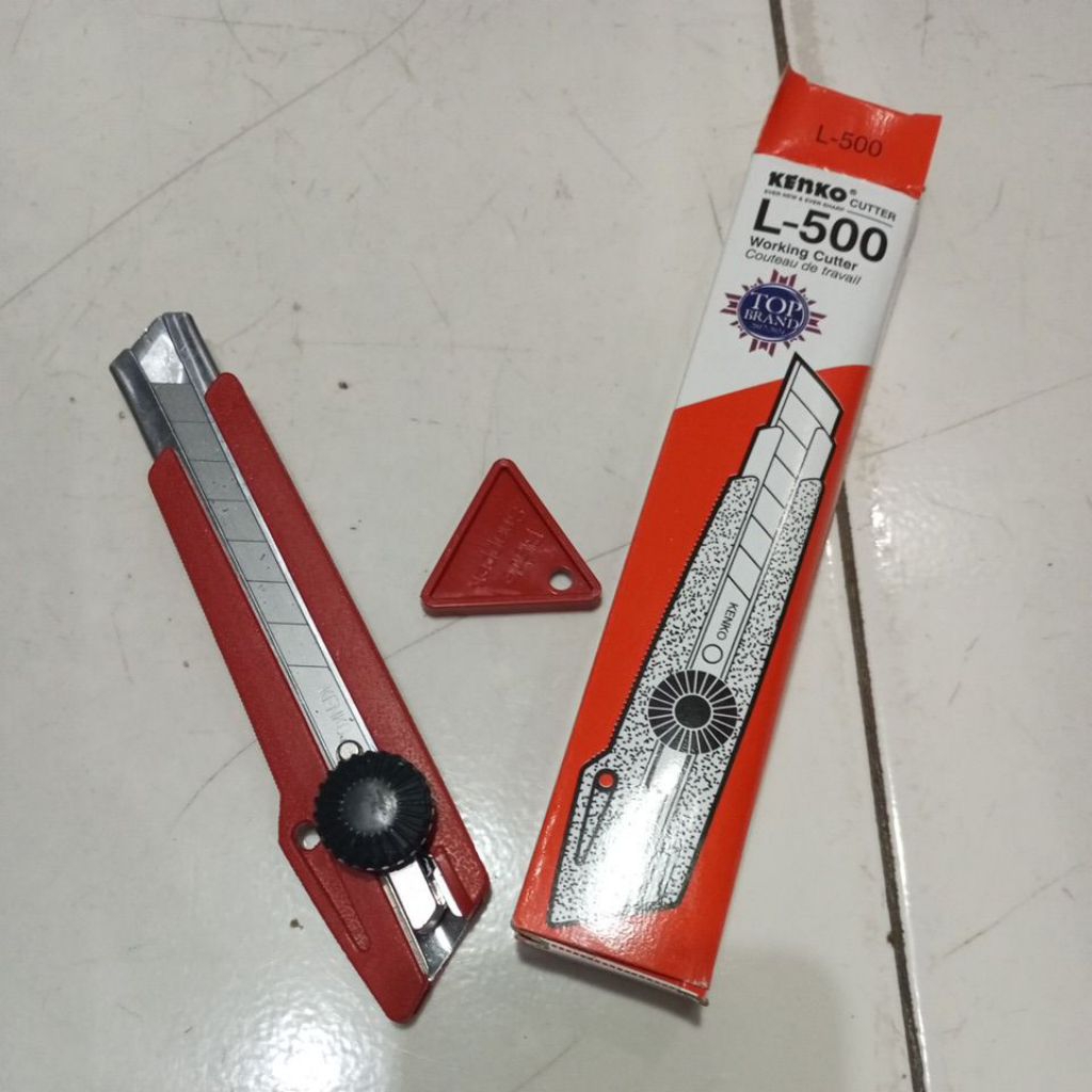 

KENKO CUTTER / Pisau Pemotong Kertas L-500 (18 Mm Blade)