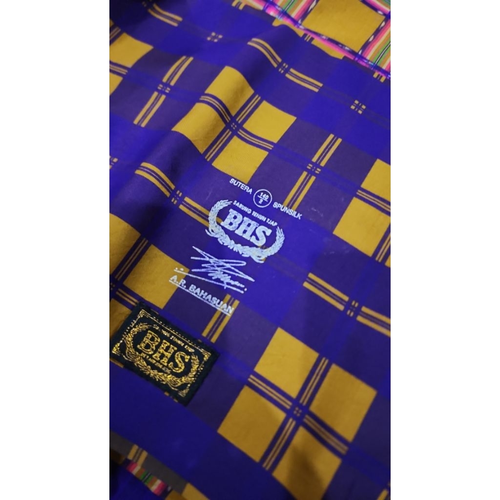 sarung bhs KDT KOTAK SEDANG... grade gold full sutra 140spunsilk scond mulus..