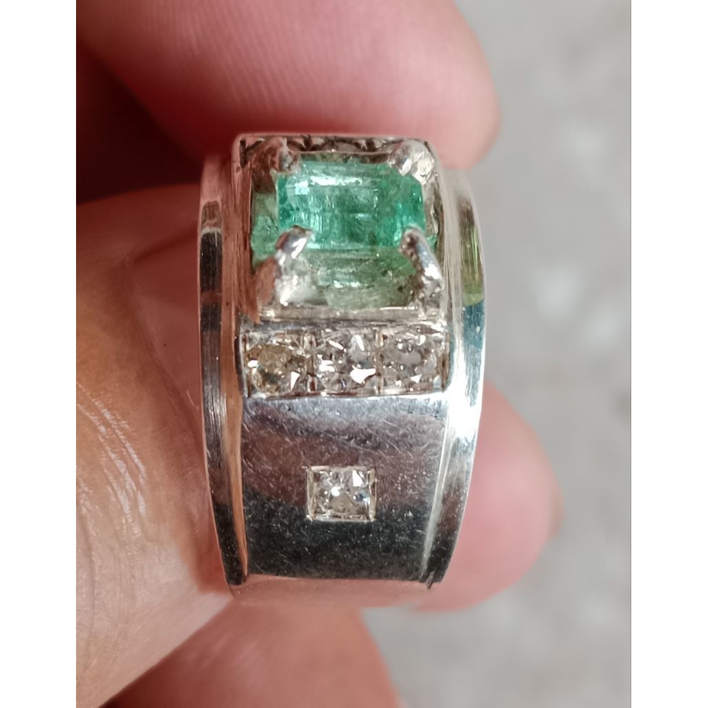 Zamrud Asli Rusia sertifikat