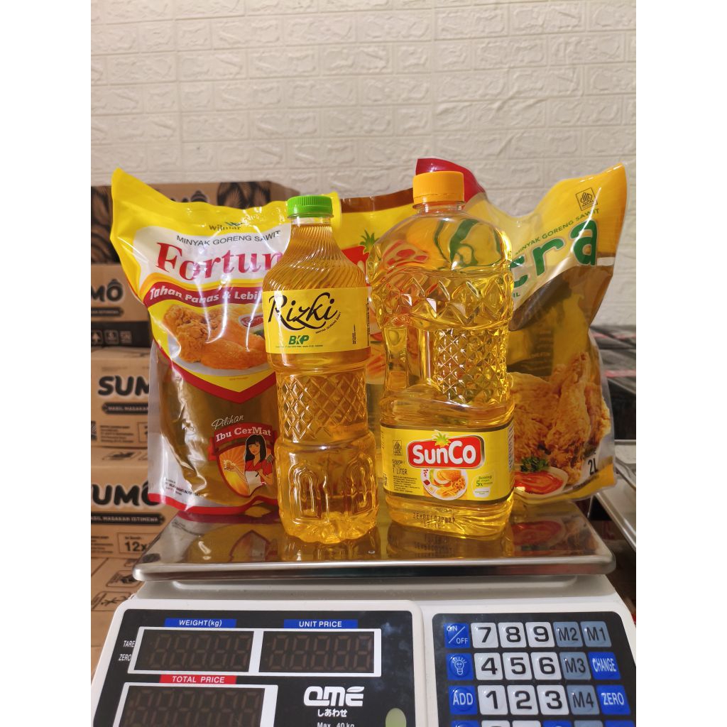 

Aneka minyak goreng premium dengan berbagai varian(Jatim)