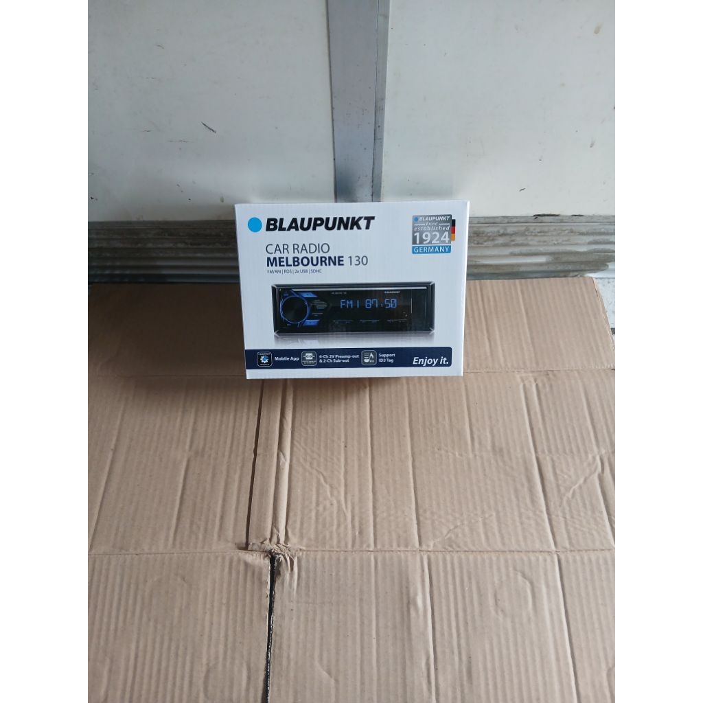BLAUPUNKT MELBOURNE 130  Head Unit Single Din Multi Colour Display LED Car