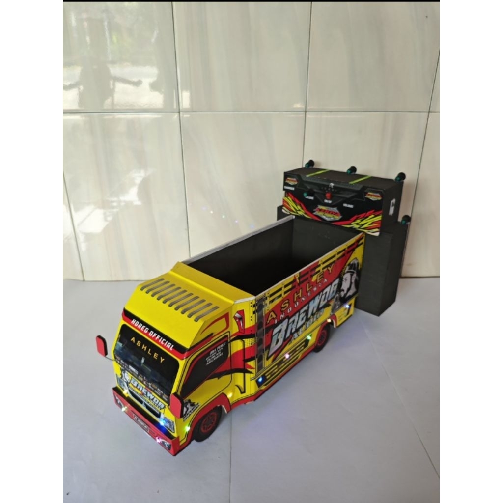 Miniatur Truk Sound System