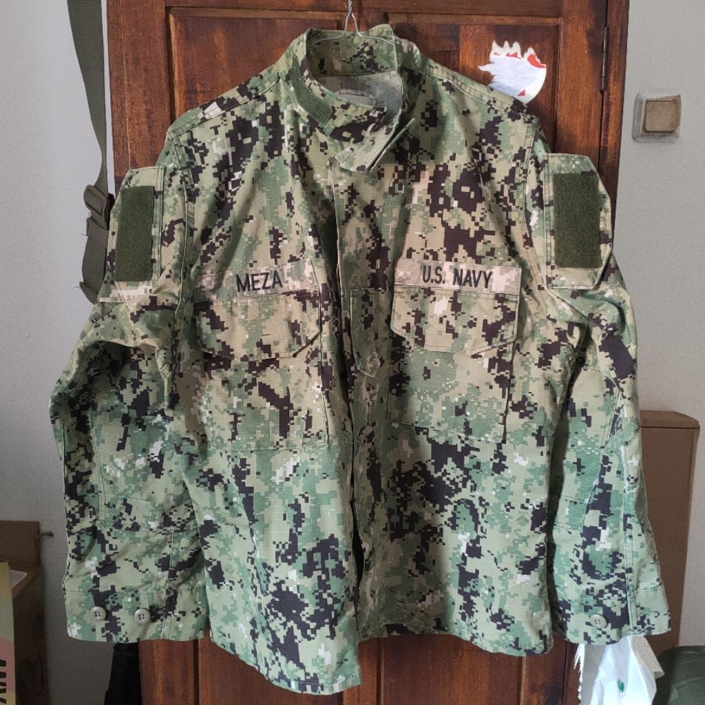 atasan kemeja BDU US Navy camo AOR2