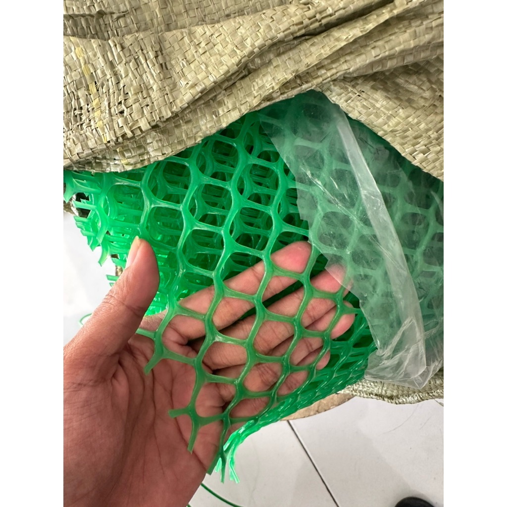Plastik mesh lubang 1.8cm 2.5mm | Slat mesh 2.5mm