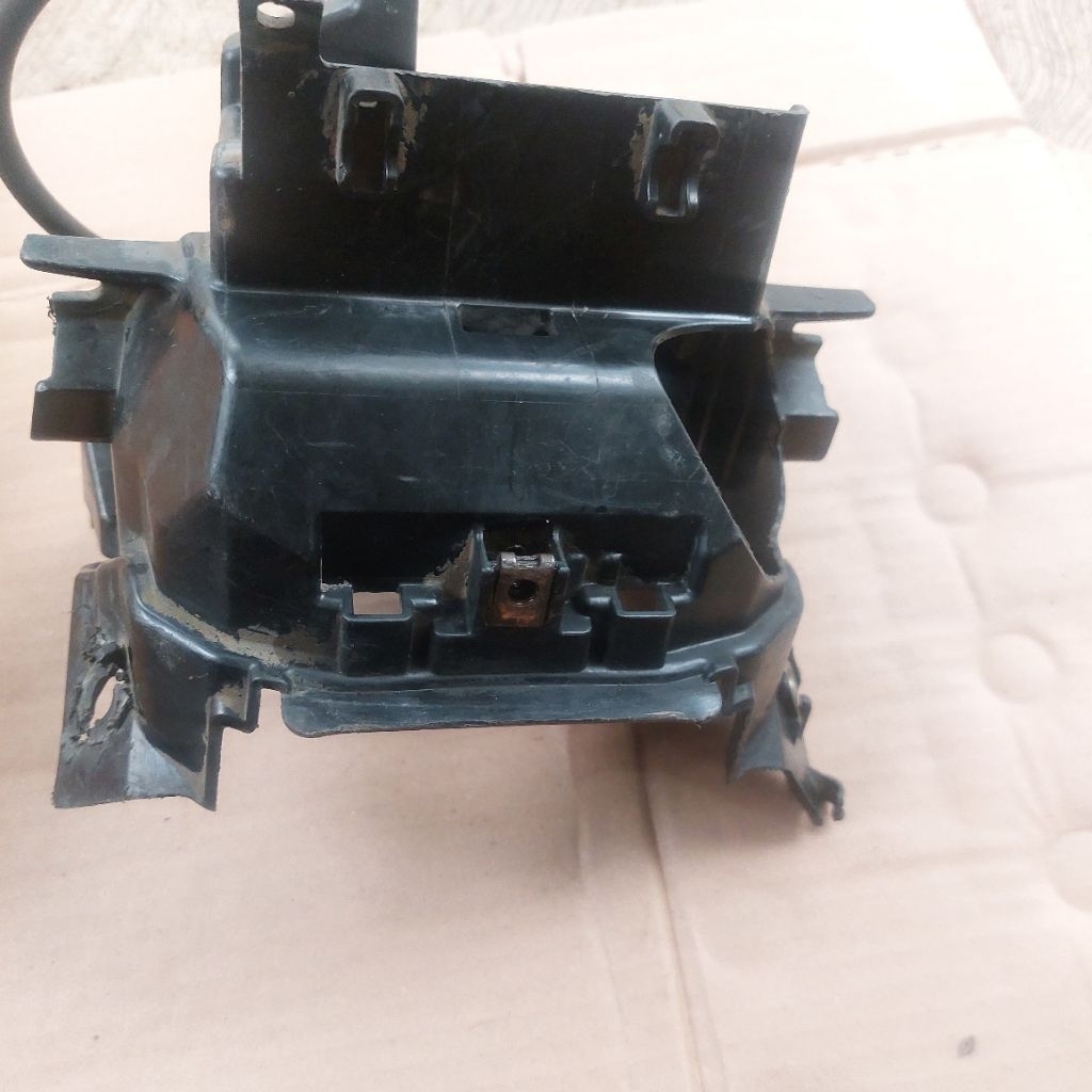 BOX BATTERY WADAH AKI HONDA PCX 150 ORIGINAL