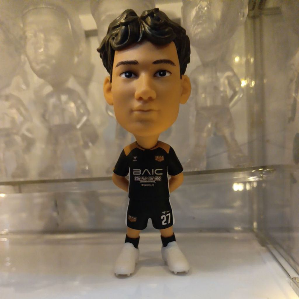 figure Rafael struick dewa united jersey