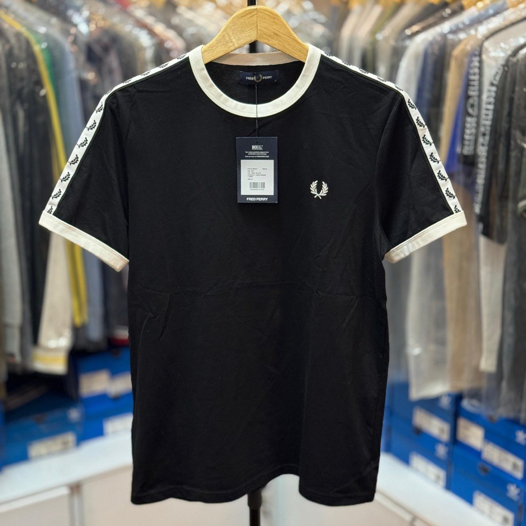 T Shirt Fred Perry Taped Black BNWT/BNWOT Original 100% Size : S ( 70 x 50 ) M ( 71 X 52 )