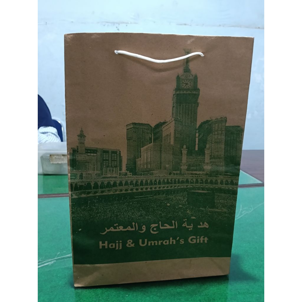 

OBRAL TAS HADIAH HAJI DAN UMROH UKURAN 22X5X30 MURAH