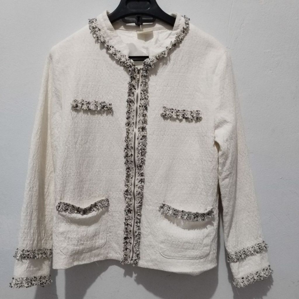 PRELOVED BLEZER TWEET WARNA PUTIH GADING / BROKEN WHITE