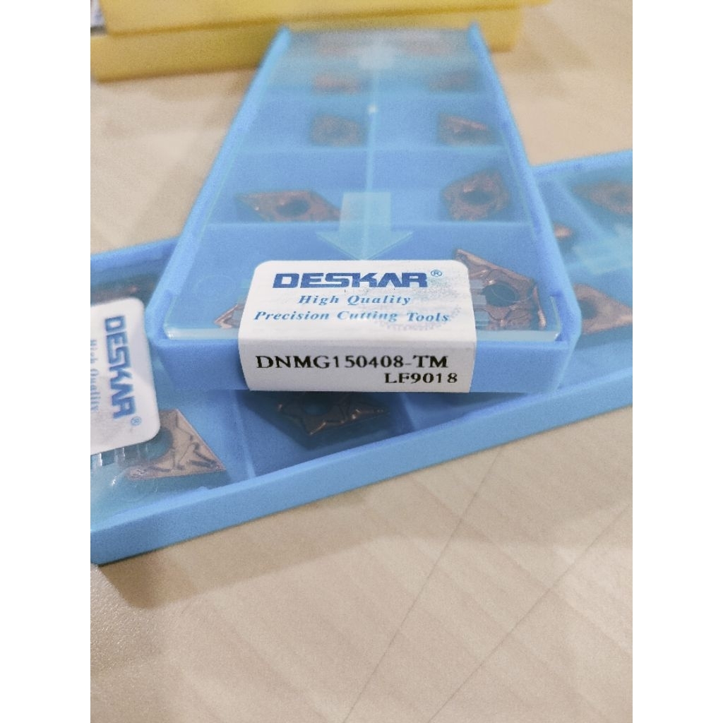 pahat bubut/ insert dnmg150404/dnmg150408