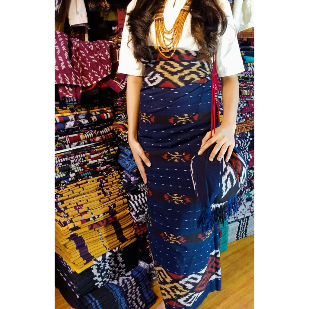 SARUNG TENUN BIRU TORAJA