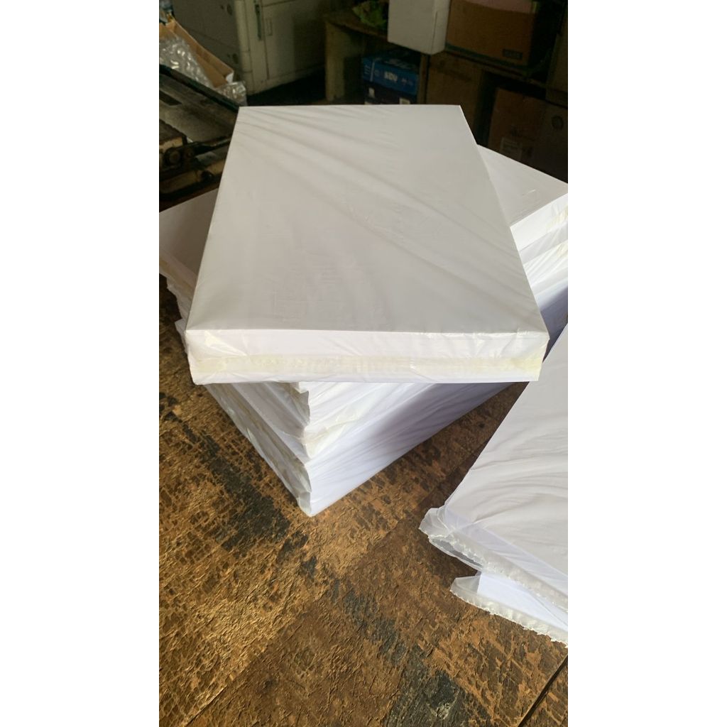 

Kertas HVS Ukuran F4 & A4 60 Gsm/Gram - Isi 450 Lembar