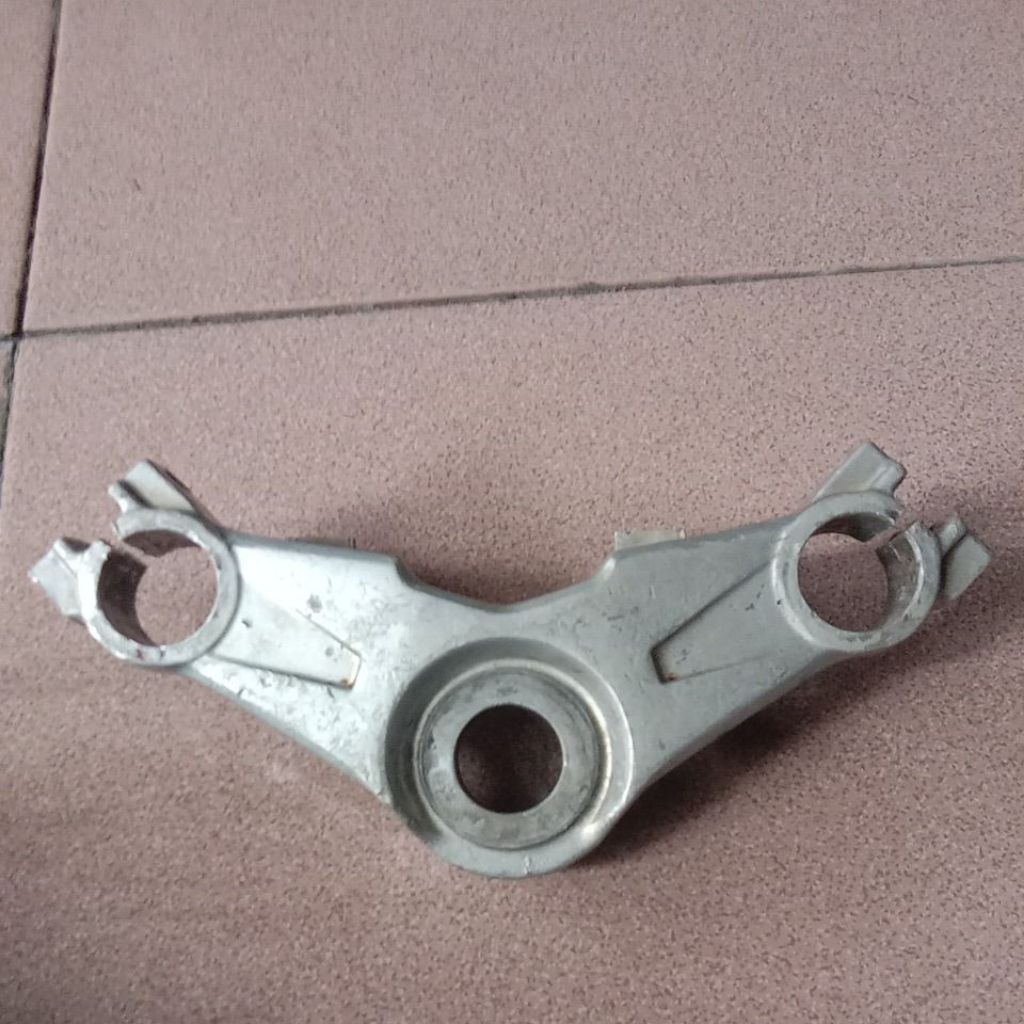 SEGITIGA ATAS HONDA SONIC 150R ORIGINAL SECOND