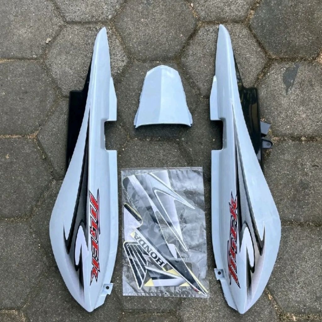 cover body belakang tiger revo set striping