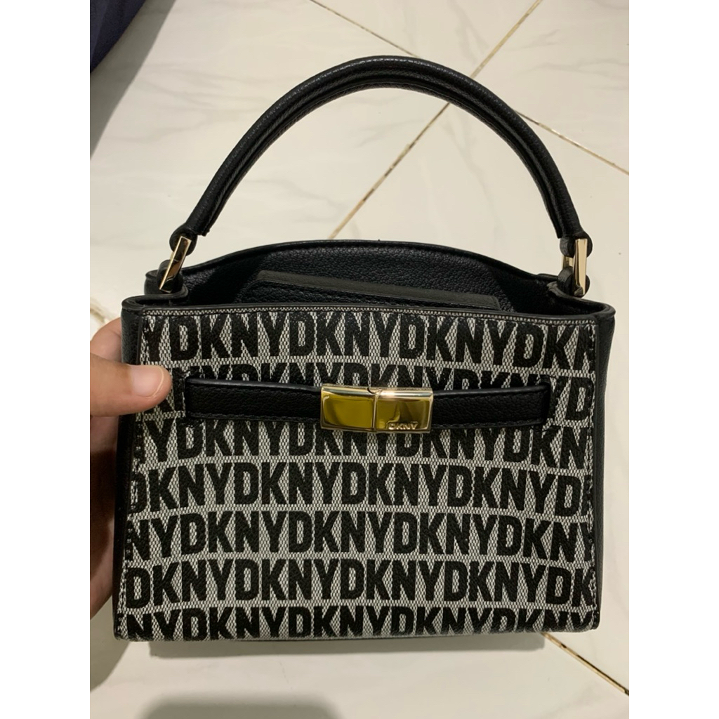 Donna Karan New york DKNY satchel