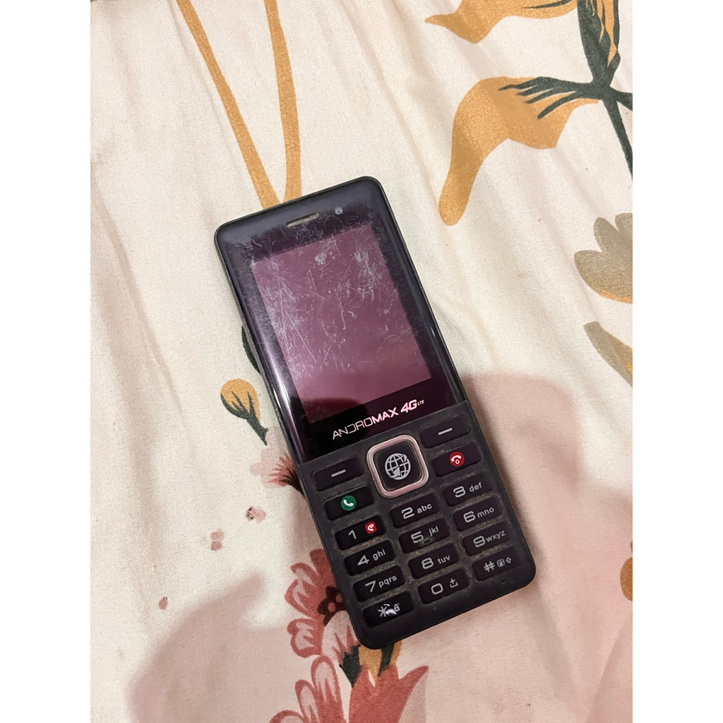Hp andromax 4G lite (batangan)