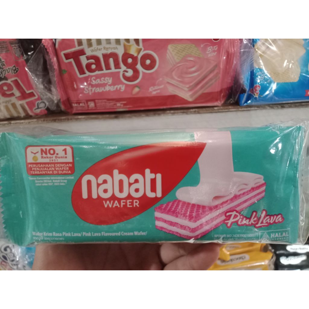 

Nabati Wafer Rasa Pink Lava 10Pcs x 15gr