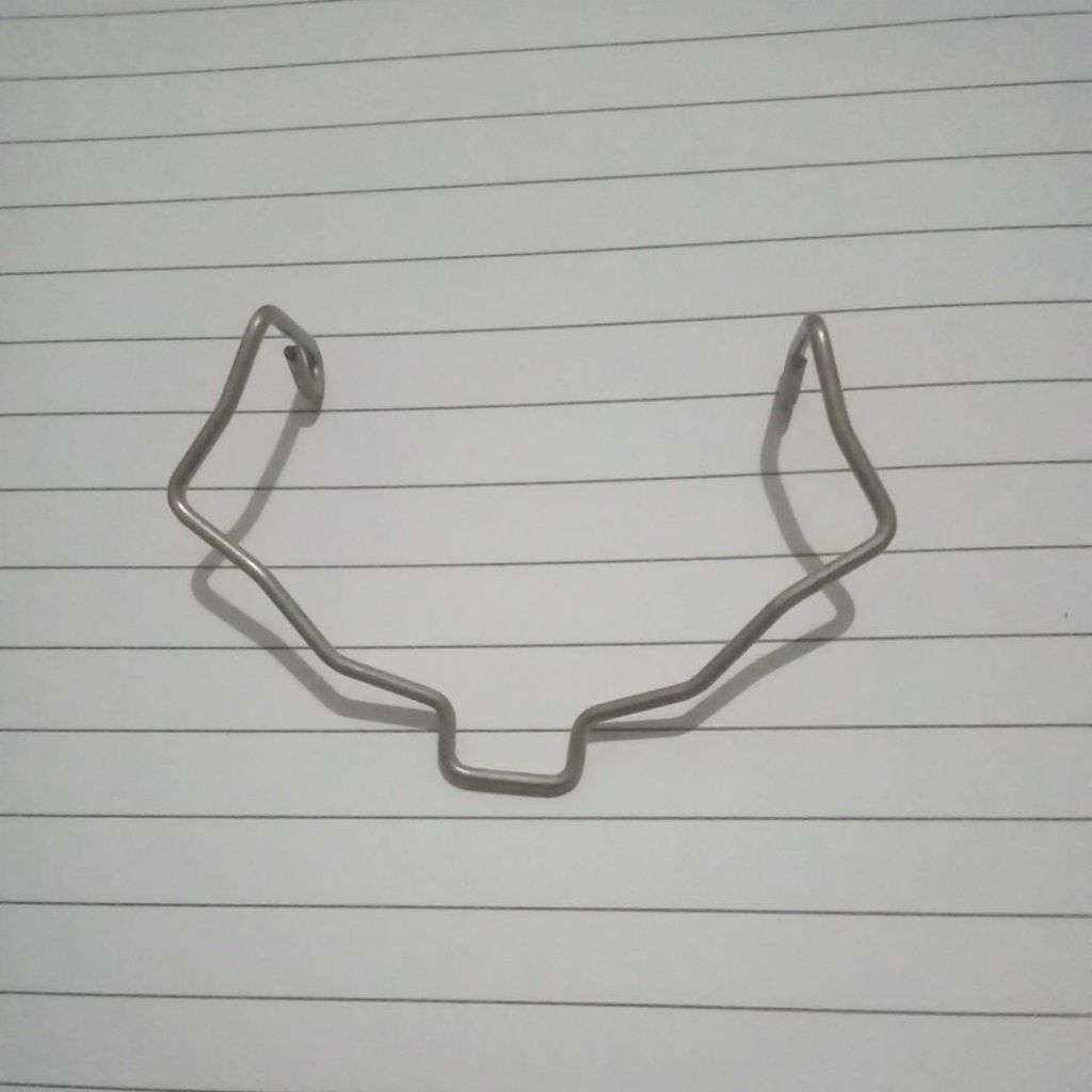 kawat klip pengunci penahan bohlam lampu depan h4 Toyota Innova Gren barong 2012-2014