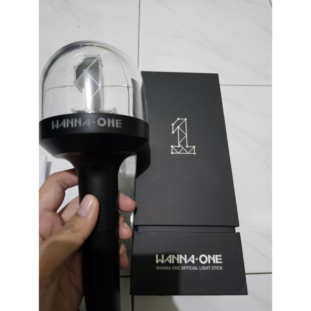 Wanna One Official Lightstick PRELOVED