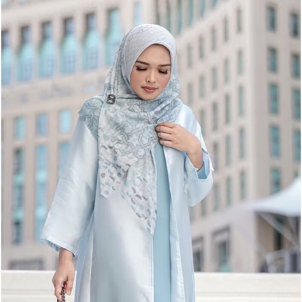 New As is Buttonscarves Haramain Sky