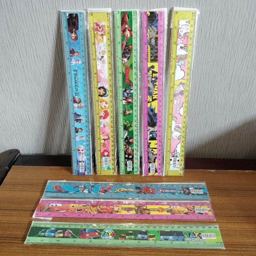 

Penggaris 30cm Kartun 1105 (Motif & Warna Acak) (per 1 pcs)