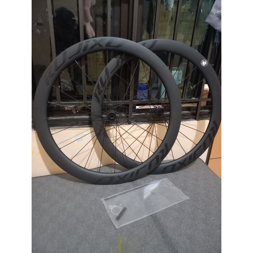 rujixu ar50sl discbrake carbon TA centerlock preloved