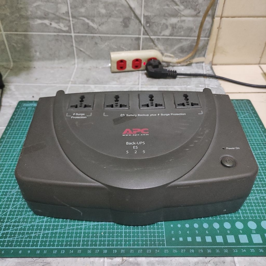 Dijual UPS APC Back-UPS ES 525 (Model BE525-AS)Kondisi bekas, dijual tanpa baterai