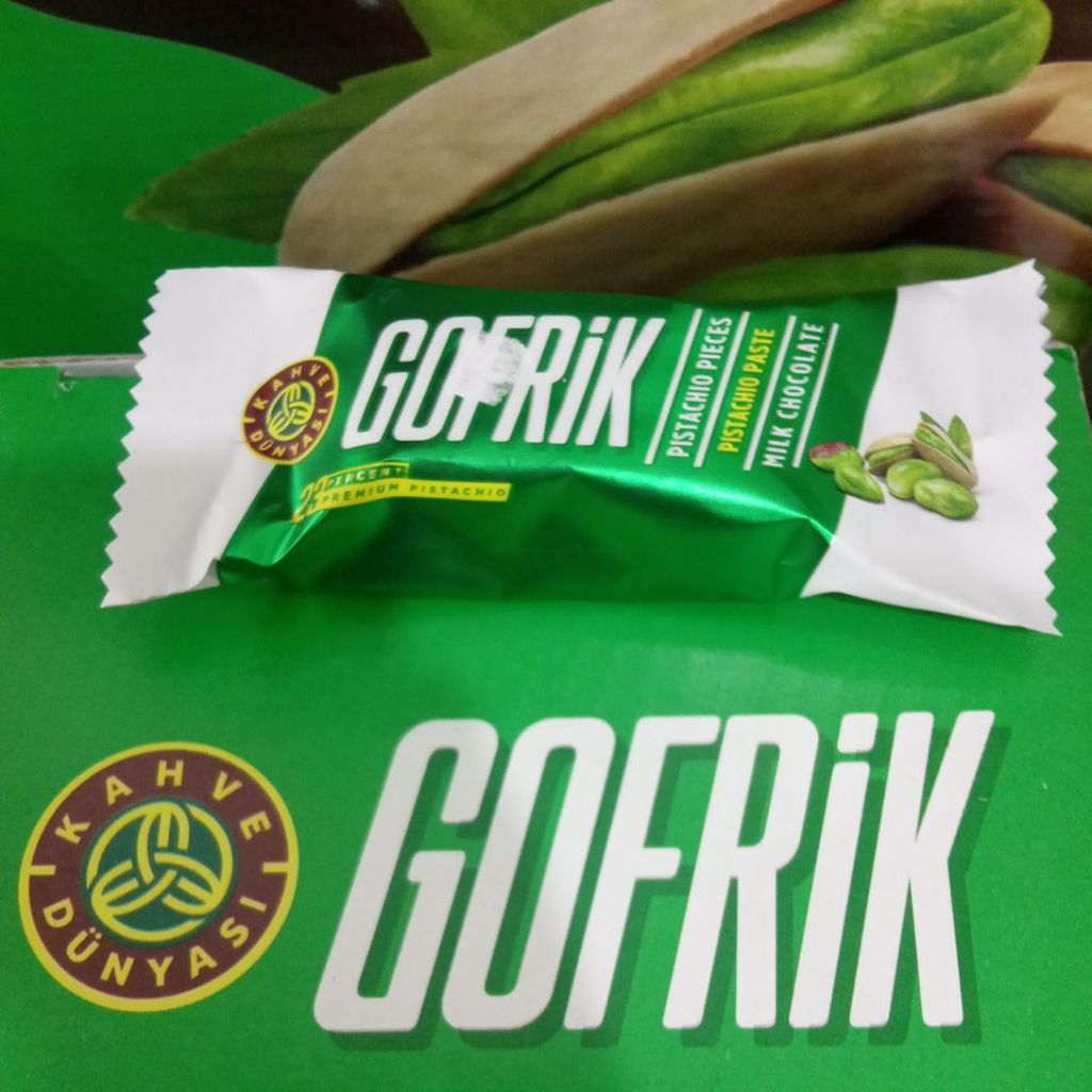 

GOFRIK PISTACHIO PIECES, PISTACHIO PASTE, MILK CHOCOLATE BERAT BERSIH 12.5GR