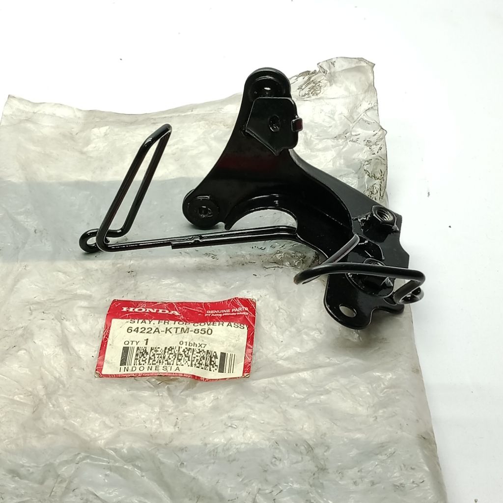BRACKET BREKET DUDUKAN COVER TEBENG TAMENG SEGITIGA DEPAN STAY FR TOP COVER HONDA SUPRA X 125 LAMA 6