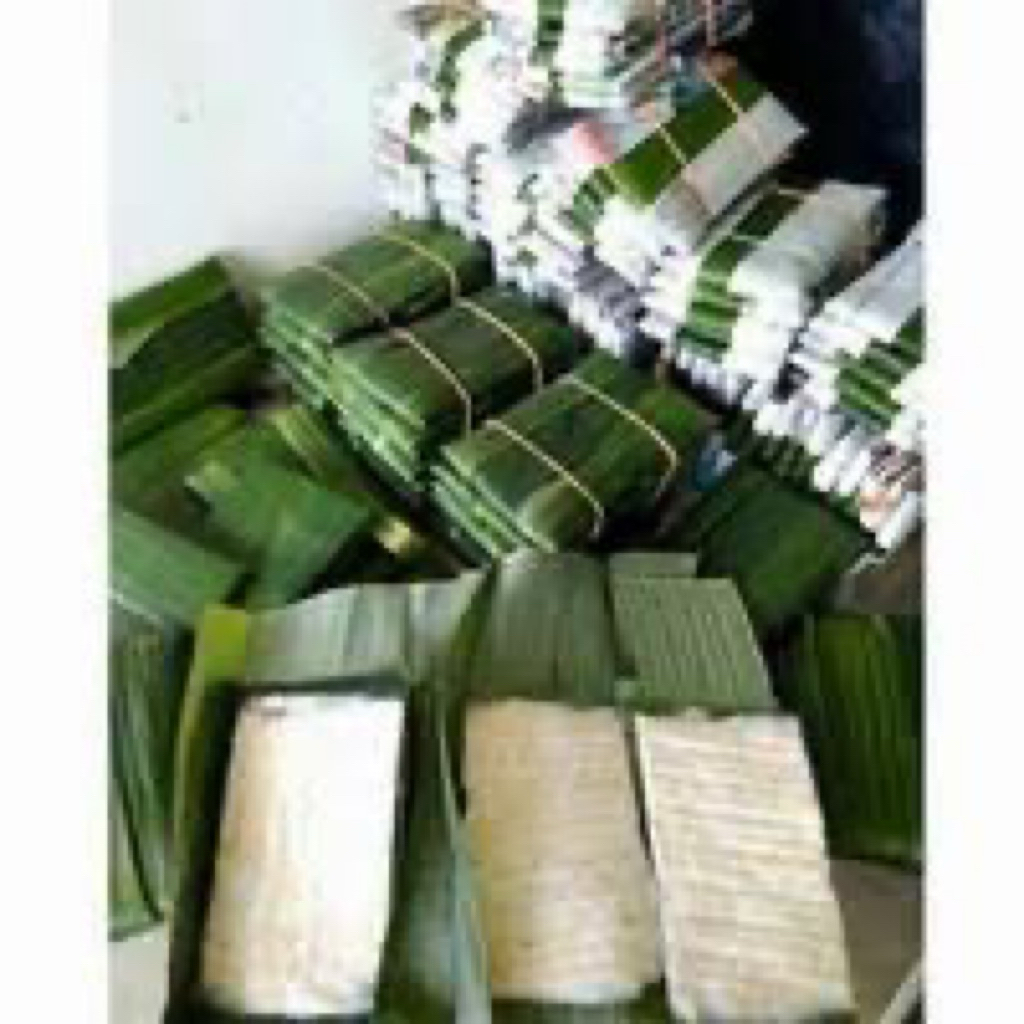 

4 pcs Tempe Mendoan Asli - Tempe Bungkus Daun Pisang Super Fresh