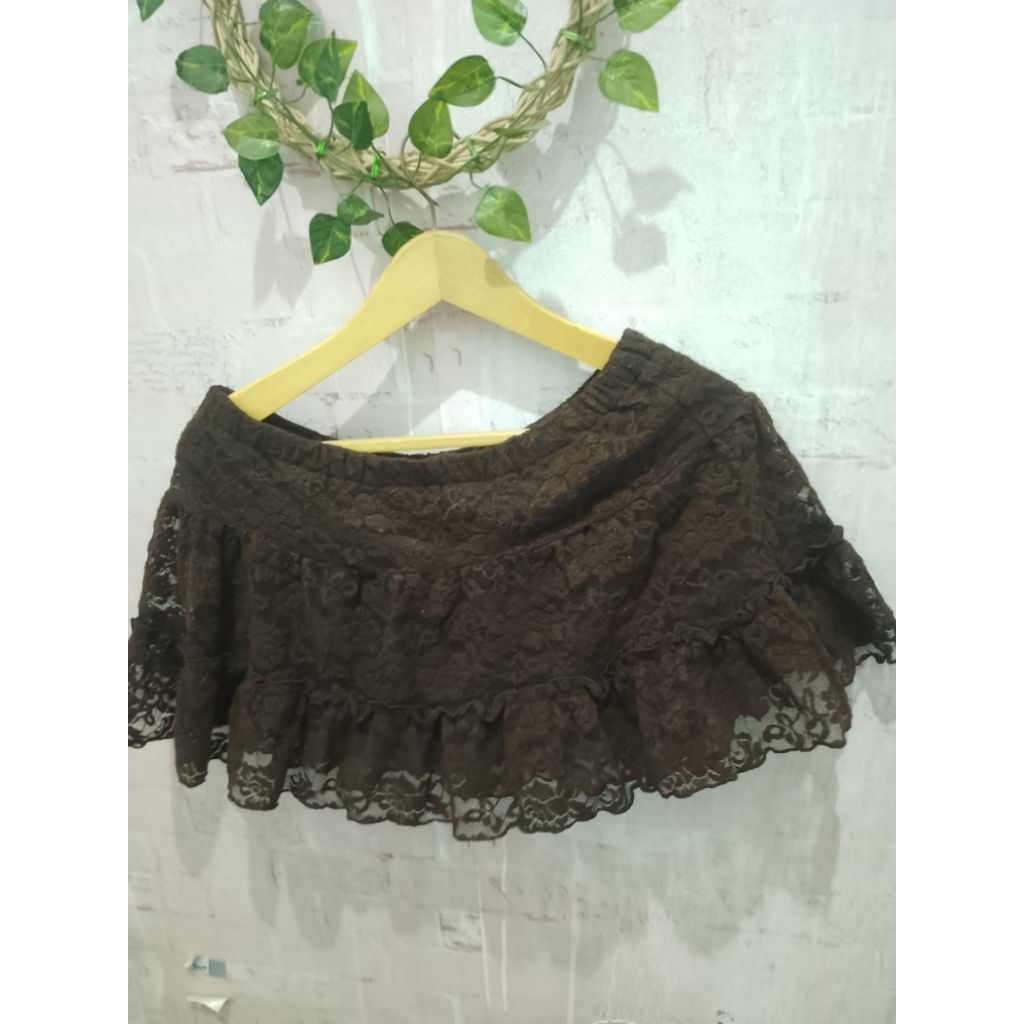 liz lisa rok coklat