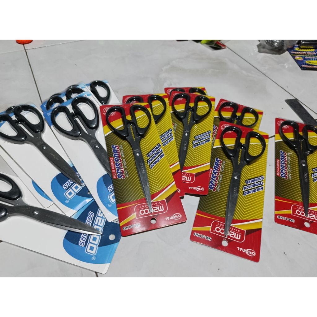 

Gunting besar panjang 20 cm