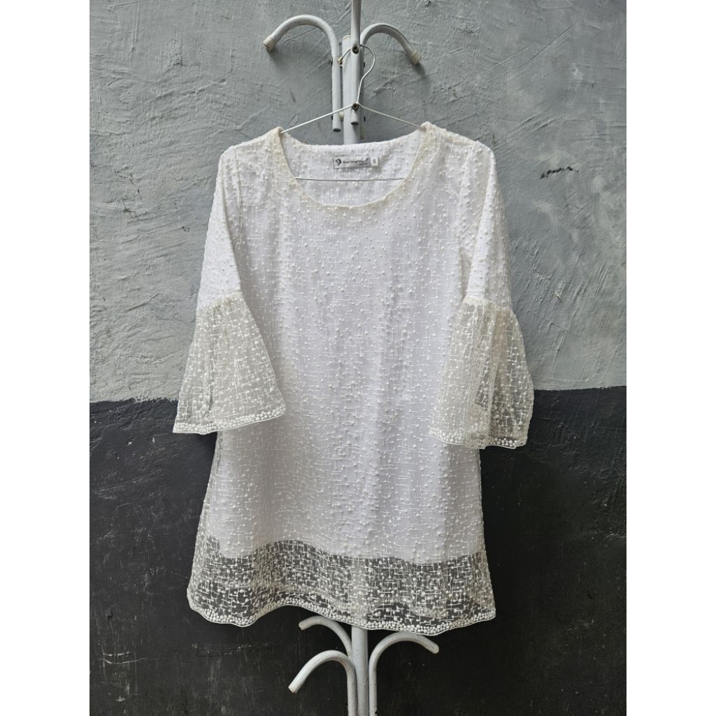 PRELOVED Atasan Wanita Putih-Brokat-Large Size