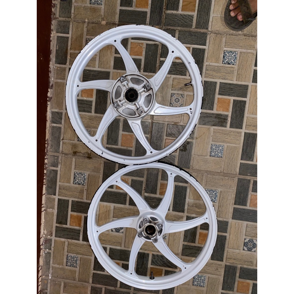 velg vnd six star ninja r