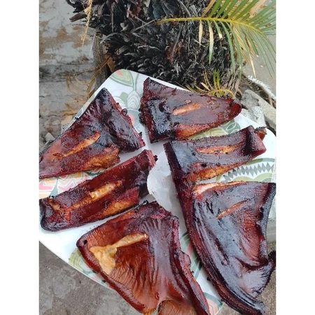 

Ikan Asap Pe/ Ikan Pari Asap Besar 6 iris