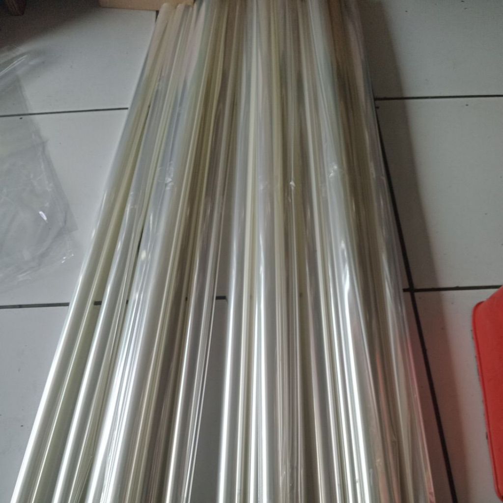 

plastik parcell/hampers ukuran 75 x 85 cm/harga per 5 pcs/tebal polos