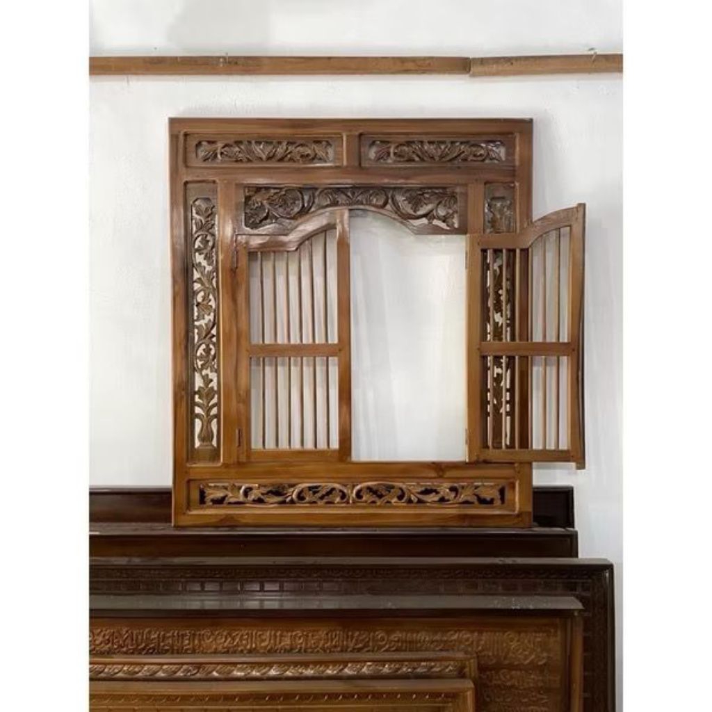 Krepyak Cermin Jendela Ukir Kayu Jati 90cm x 80cm