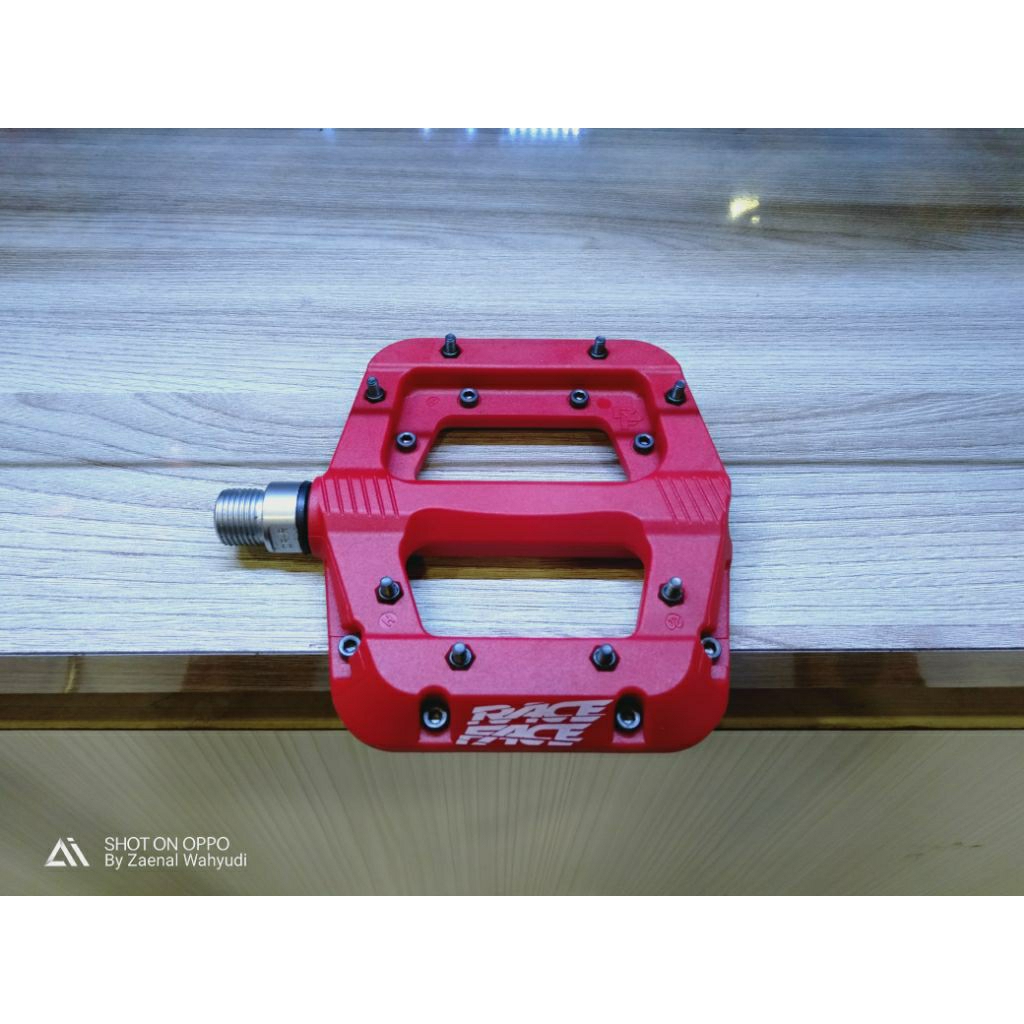Pedal Sepeda Raceface Chester Composite Bearing Red