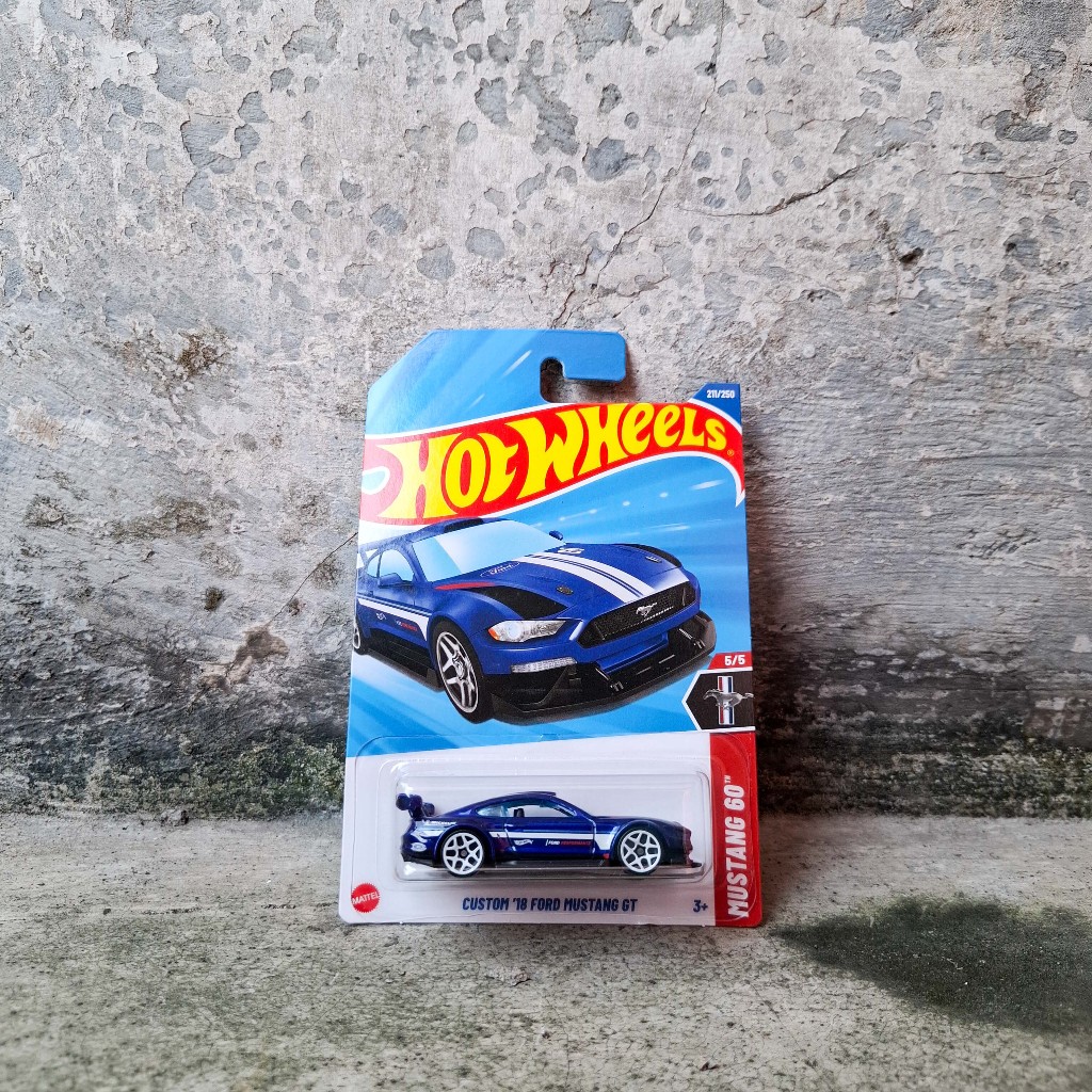 Hot Wheels Custom 18 Ford Mustang GT