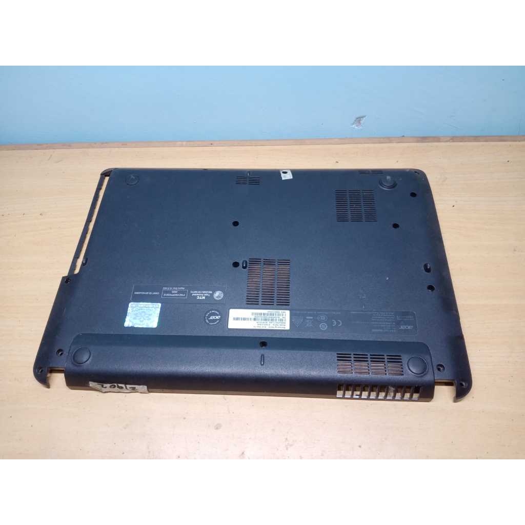 Kesing Casing Cassing Bawah Bottom Case Laptop Acer Aspire 14 Z1402