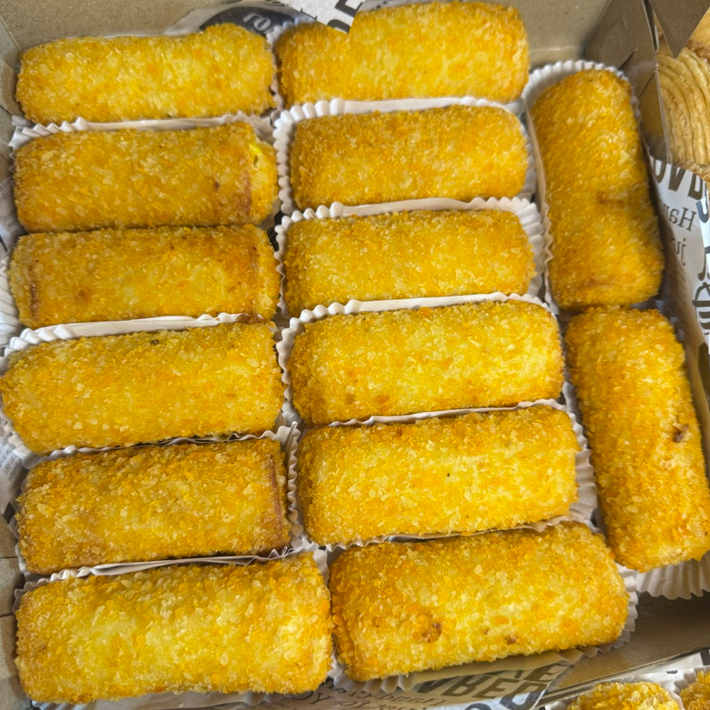 

Risol Mayo Smoked Beef Kulitnya dengan 100% Susu UHT