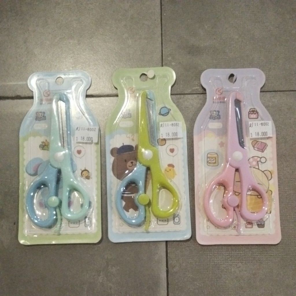 

Gunting Variasi Lucu