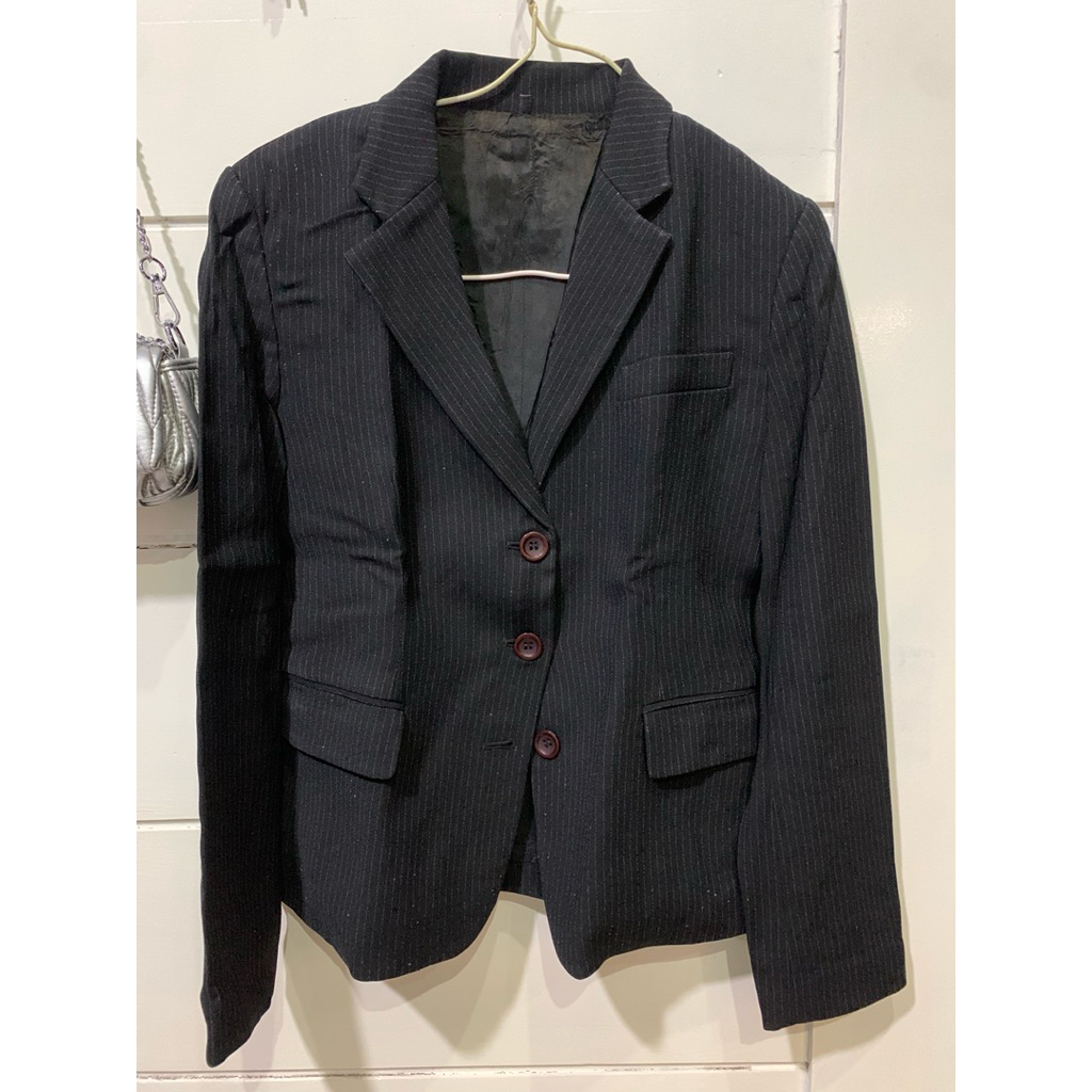Blazer Hitam Garis Preloved
