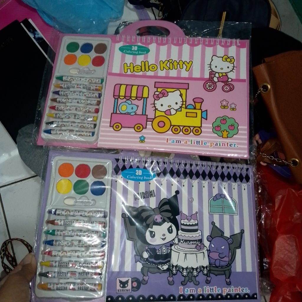 

SET BUKU GAMBAR SANRIO + CRAYON
