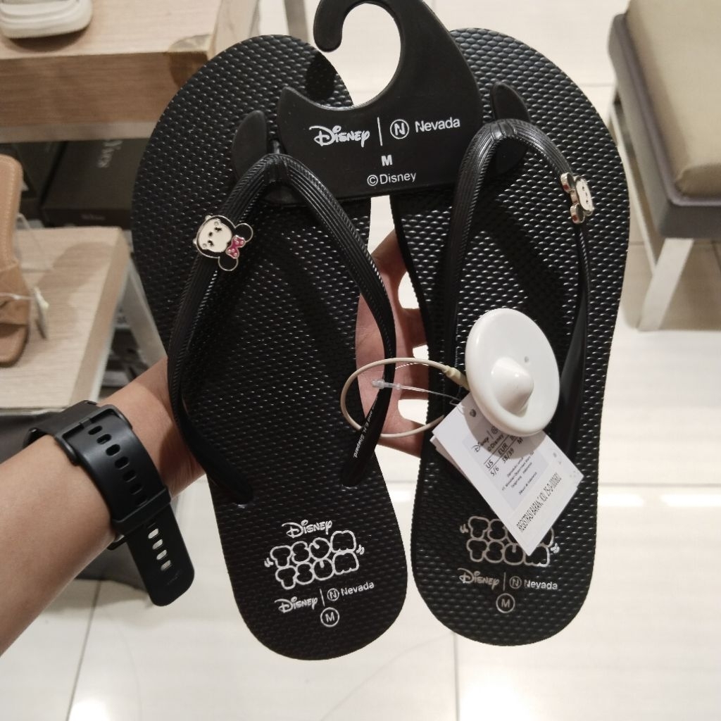 sandal jepit mickey mouse ( Nevada) ketersediaan stok bisa chat