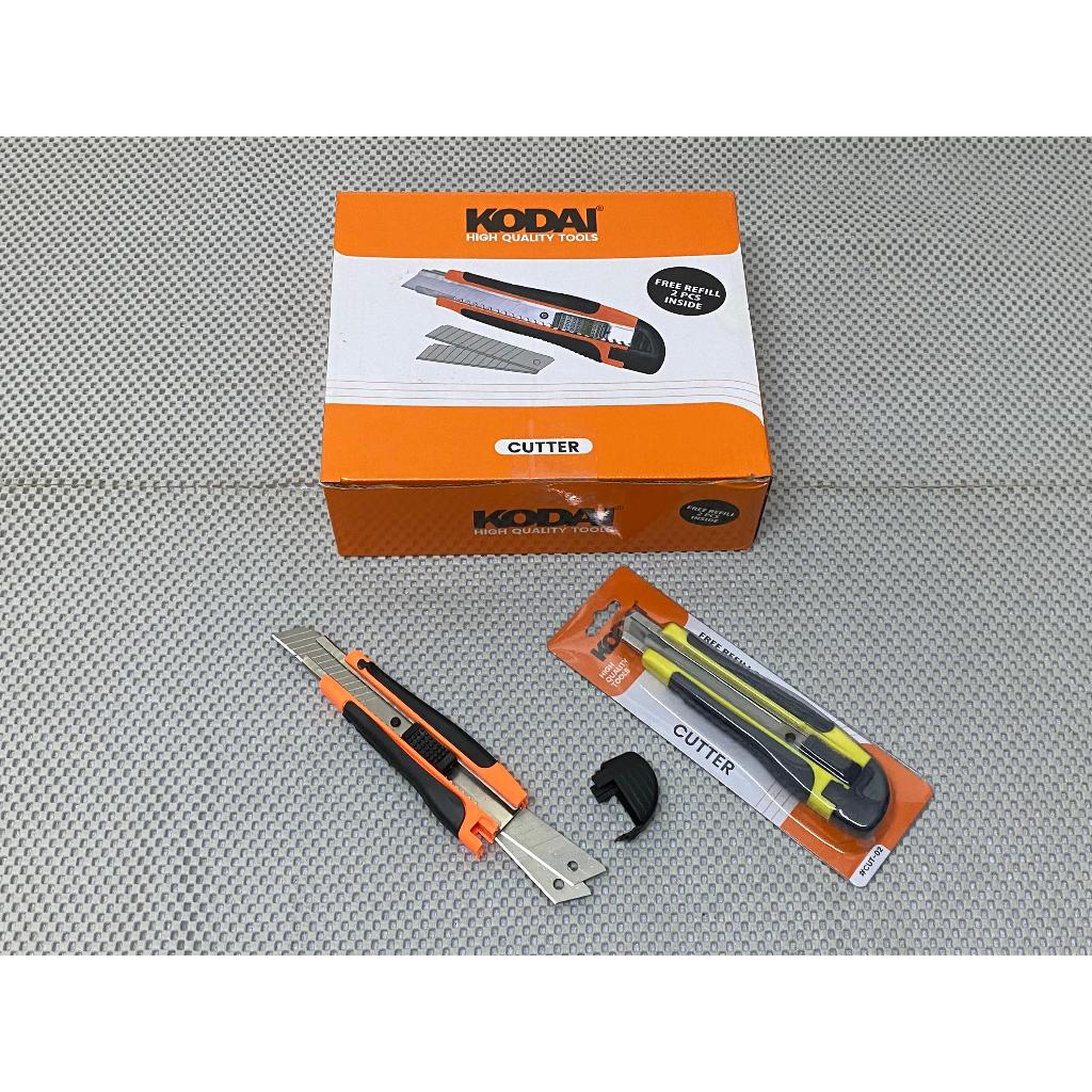 

CUTTER BESAR GAGANG KARET AUTO LOCK KODAI / PISAU CUTTER BLISTER (12 PCS)