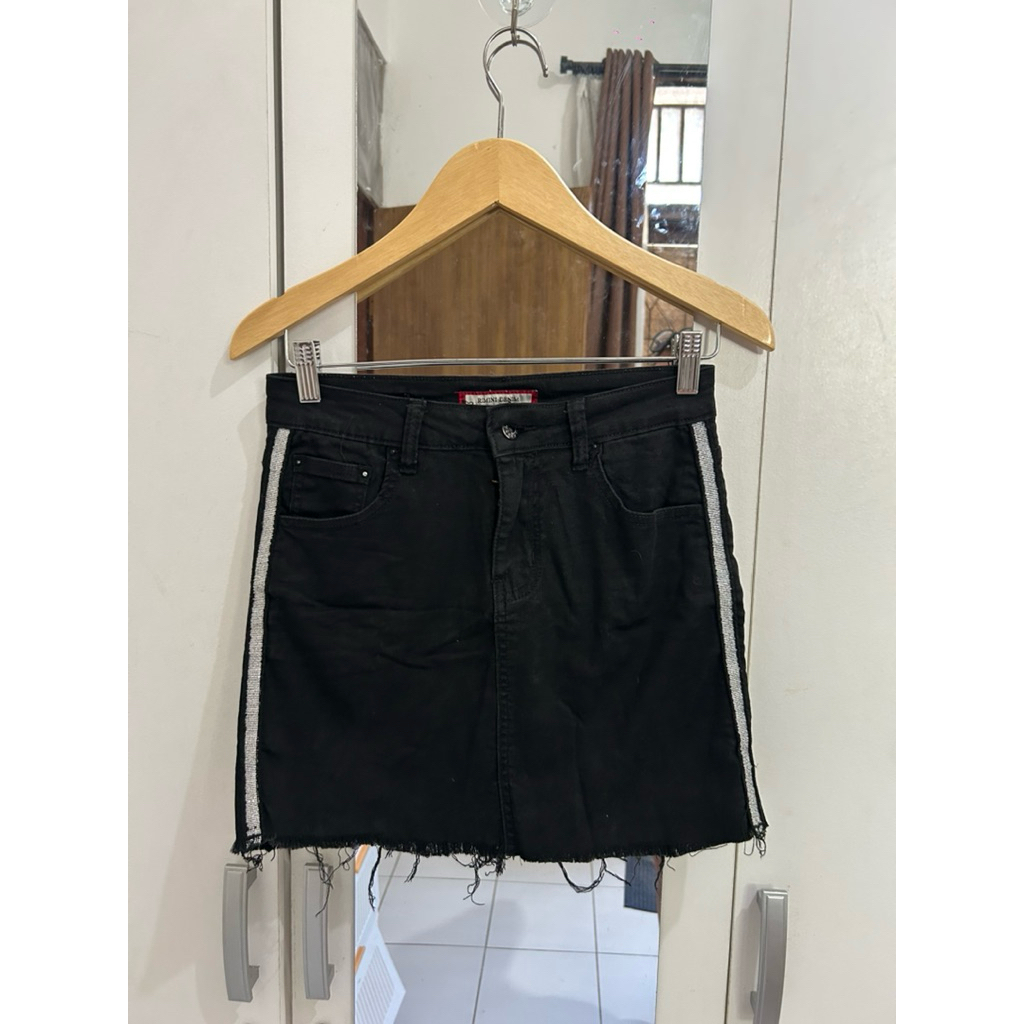 (Preloved) Rimini denim, Rok denim hitam, Rok jeans hitam